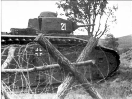 Номер 21 на броне означает "первый танк второго взвода"