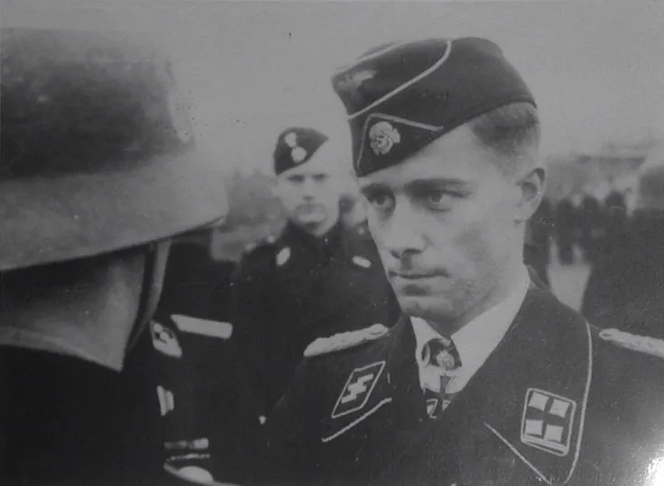 Оберштурмбаннфюрер СС Иоахим Пейпер, командир 1 -го танкового полка СС