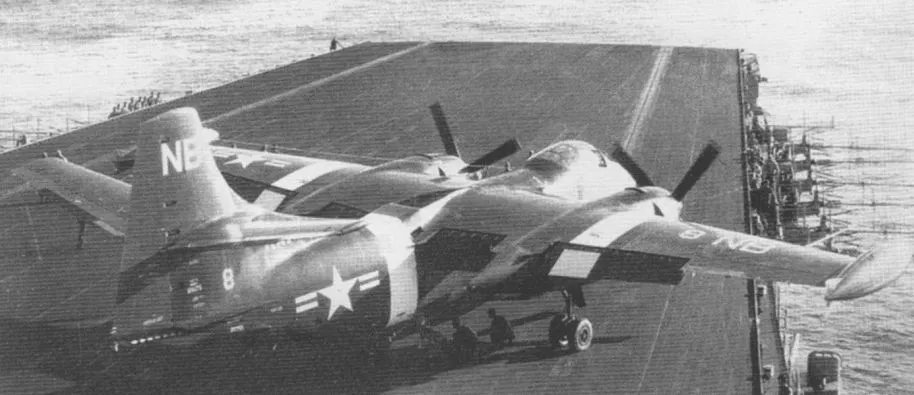 "Атомный бомбардировщик" AJ-2 "Сэвидж" был великоват для авианосцев того времени