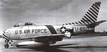 Истребитель F-86F с бомбой Mk.7