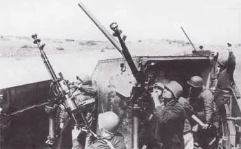 Крупнокалиберные 12,7-мм пулеметы ДШК на бронепоезде