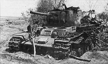 В 1942 году танки KB стали нести тяжелые потери, несмотря на постоянное усиление брони.