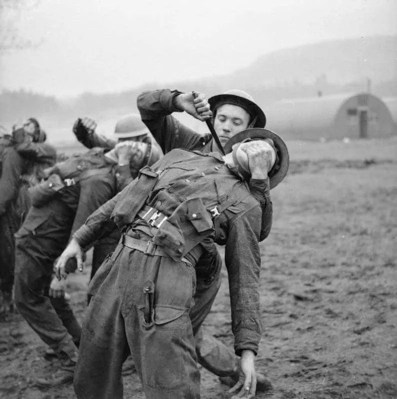 Занятия по рукопашному бою, 1942 год.